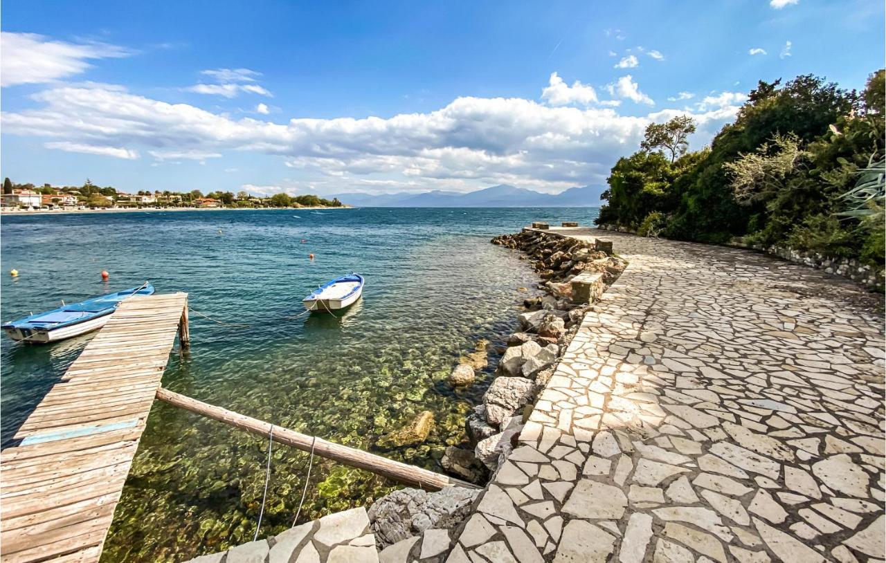 Lovely Apartment In Nafpaktos Rum bild