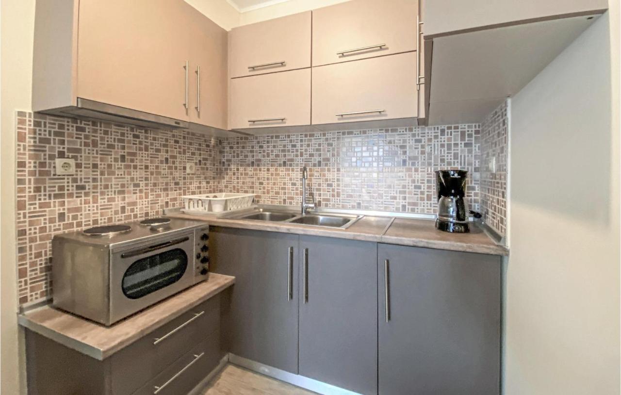 Lovely Apartment In Nafpaktos Rum bild